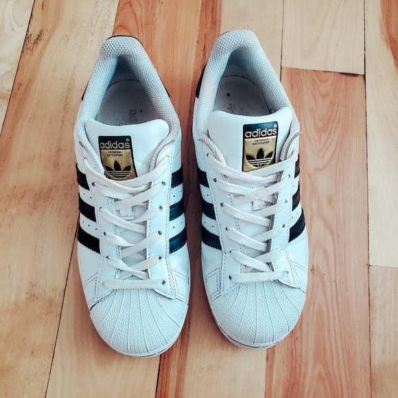 Adidas Superstar shoes - Picture 3 of 10